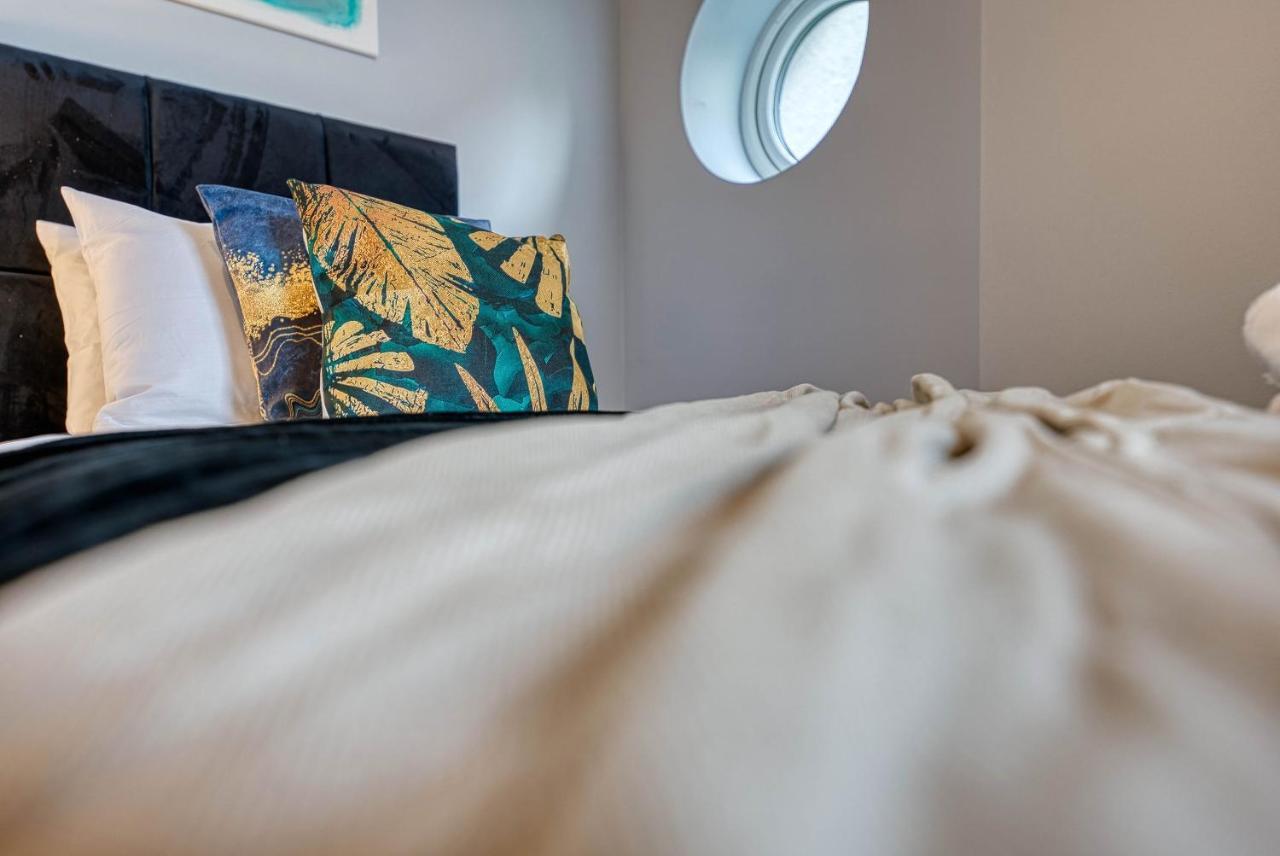 Spacious Nottingham Abode - Sleeps 16 エクステリア 写真